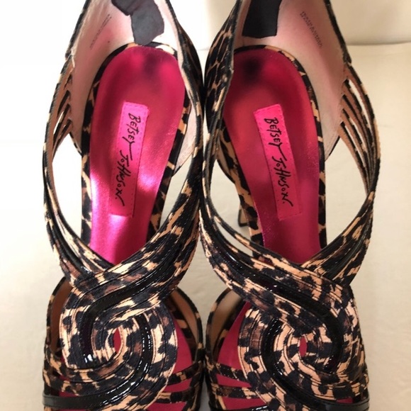 Betsey Johnson leopard heel size 7.5 - Picture 3 of 6